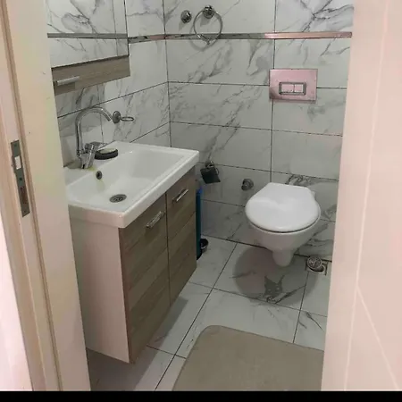 Havuzlu Site Apartament *